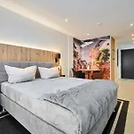 Apartmán F33 By *