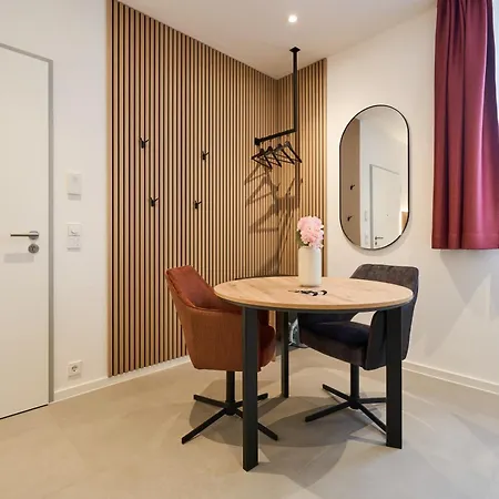 Apartment F33 By