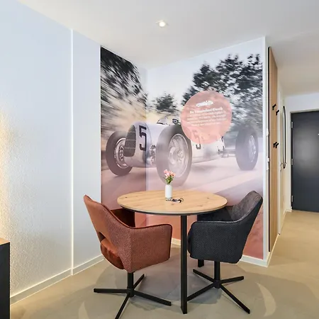 F33 By Apartamento *