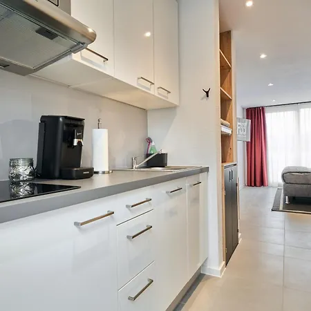 F33 By Apartman