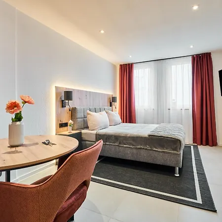 Apartman F33 By *