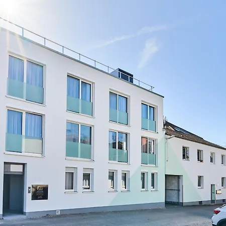 Apartment F33 By