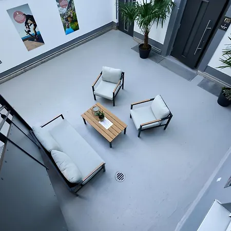 F33 By * Φράιμπουργκ